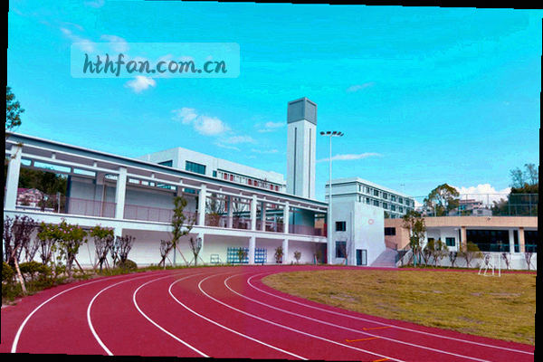 词云样式，关键词大小代表热度，包括HTH登录、PC端兼容、赛程更新等